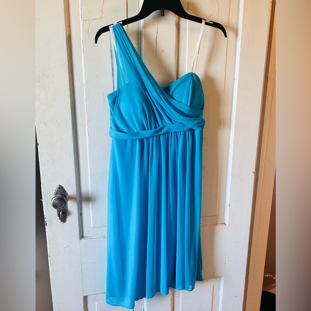 David’s Bridal Bridesmaid Dress Size 6 - Color Malibu (teal, turquoise)